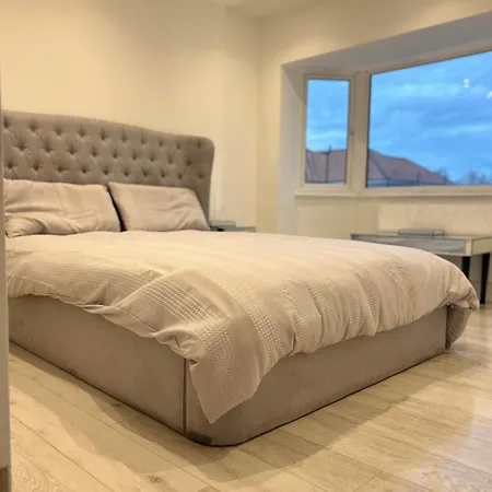 Newly Refurbished Γιορκ